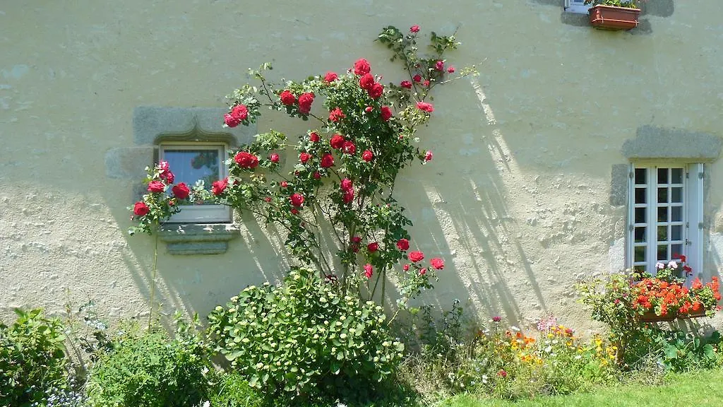 Manoir De Lesplouenan Acomodação com café da manhã 0*,